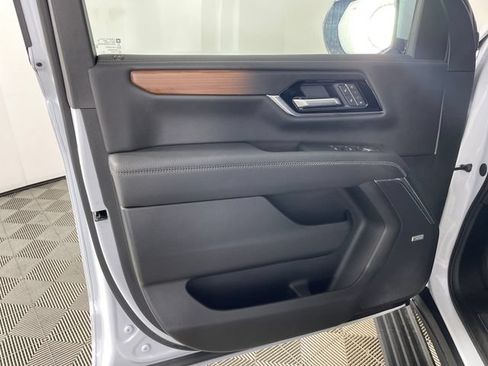 Certified 2026 GMC Yukon Denali w/ Denali Reserve Package AWD/4WD image 16