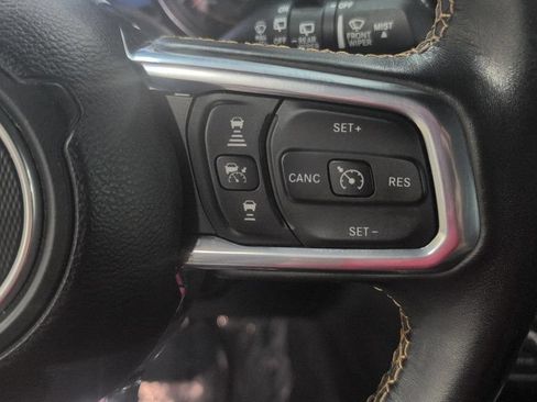 Used 2023 Jeep Wrangler Unlimited Sahara AWD/4WD image 11