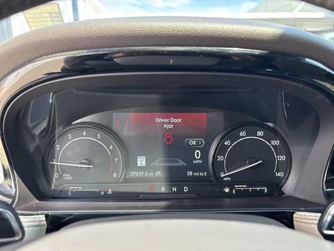 Used 2021 Lincoln Corsair AWD image 10