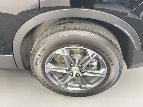 Used 2025 Chevrolet Blazer LT FWD image 11