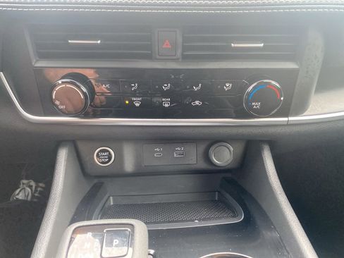 Used 2023 Nissan Rogue S image 23