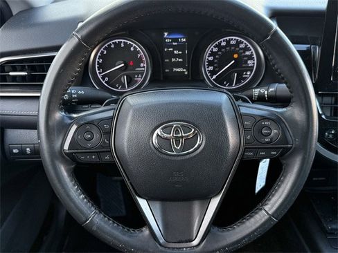Used 2022 Toyota Camry SE image 12