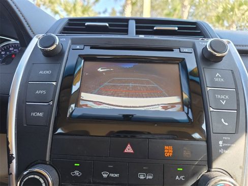 Used 2015 Toyota Camry LE image 31