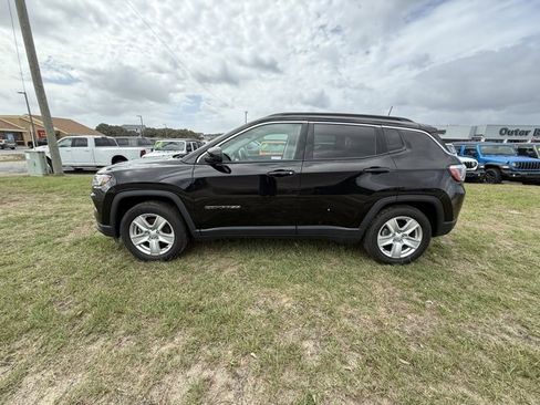 Certified 2022 Jeep Compass Latitude w/ Convenience Group image 4