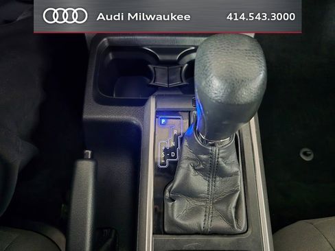 Used 2020 Toyota Tacoma SR5 AWD/4WD image 23