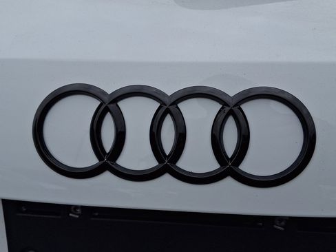 Used 2025 Audi Q3 2.0T Premium image 30