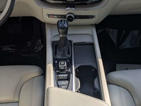 Used 2021 Volvo XC60 T6 Inscription AWD/4WD image 19