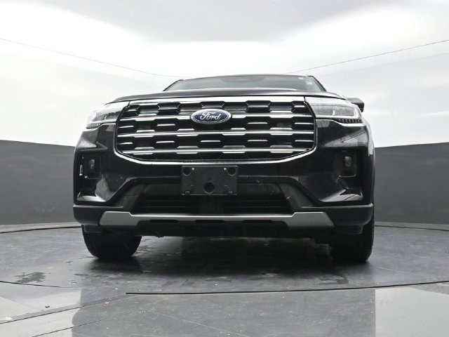 Used 2025 Ford Explorer Active w/ Active Comfort Package AWD/4WD image 32