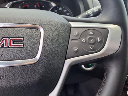 Used 2024 GMC Terrain SLT FWD image 17