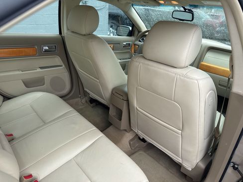 Used 2006 Lincoln Zephyr image 23