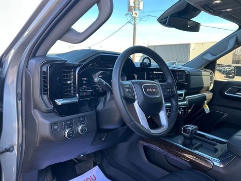 Used 2025 GMC Sierra 1500 Elevation image 12