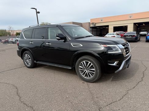 Certified 2024 Nissan Armada SL image 3