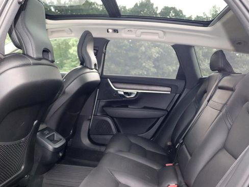 Used 2020 Volvo V90 T6 Cross Country AWD/4WD image 15