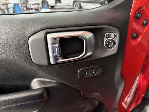 Used 2020 Jeep Wrangler Sport AWD/4WD image 11