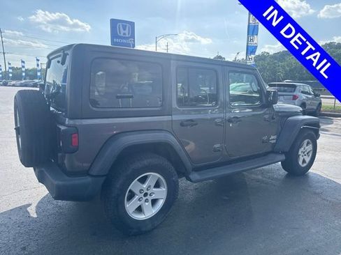 Used 2018 Jeep Wrangler Unlimited Sport S AWD/4WD image 5