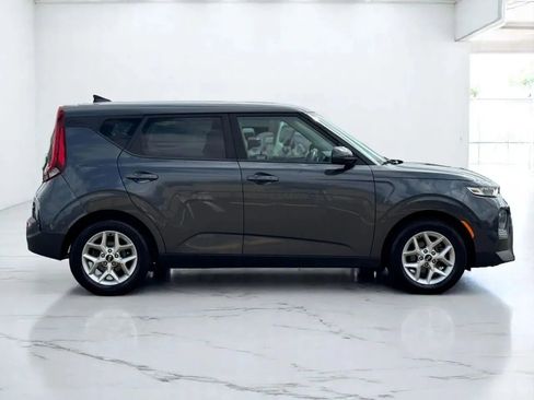 Used 2021 Kia Soul S FWD image 5