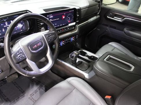Used 2022 GMC Sierra 1500 SLT w/ SLT Convenience Package AWD/4WD image 46