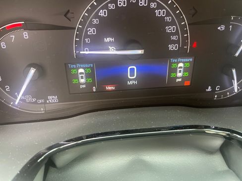 Used 2017 Cadillac XT5 Premium Luxury FWD image 12
