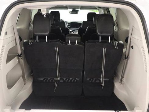 Certified 2023 Chrysler Pacifica Touring-L FWD image 21