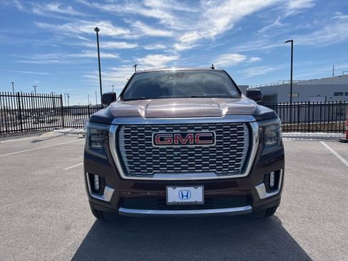 Used 2022 GMC Yukon XL Denali image 2