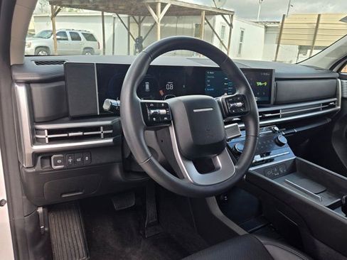 Used 2025 Hyundai Santa Fe SEL FWD image 15