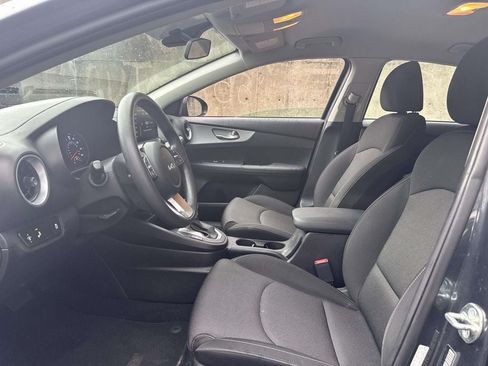 Used 2023 Kia Forte LXS w/ LXS Technology Package FWD image 17