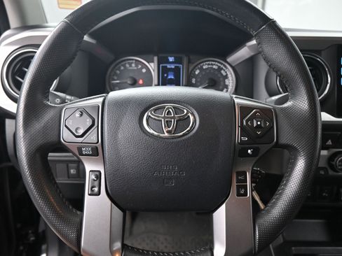 Used 2019 Toyota Tacoma SR5 image 11