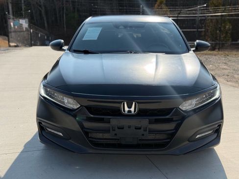 Used 2020 Honda Accord Sport image 2