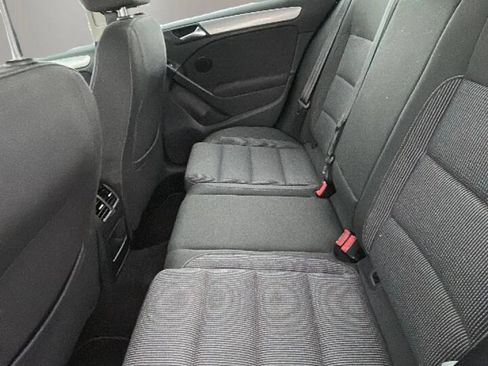 Used 2013 Volkswagen Golf 4-Door FWD image 10