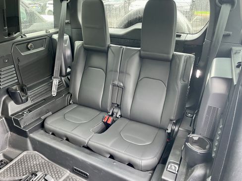 Used 2023 Land Rover Defender 110 X AWD/4WD image 33