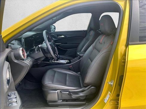 Used 2025 Chevrolet Trax RS FWD image 27