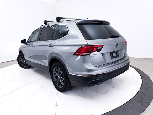 Used 2022 Volkswagen Tiguan SE image 2
