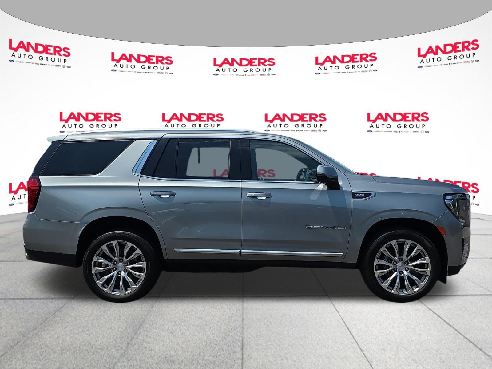 Used 2023 GMC Yukon Denali AWD/4WD image 2