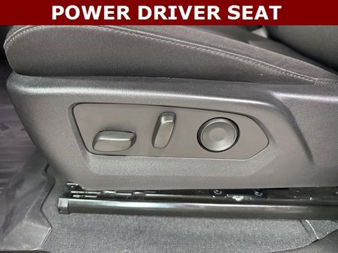 Used 2023 Chevrolet Colorado Trail Boss w/ Technology Package image 3