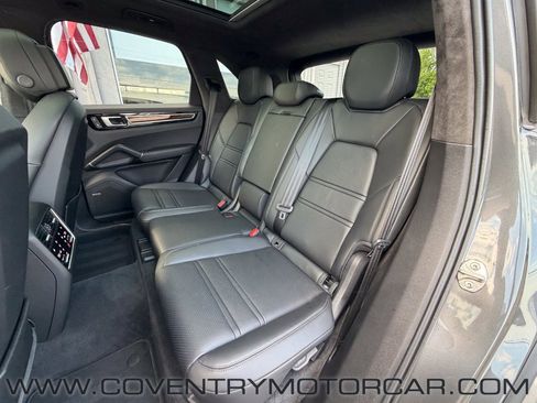 Used 2022 Porsche Cayenne GTS AWD/4WD image 34