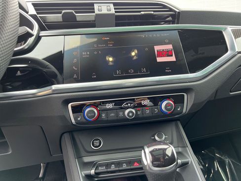 Certified 2025 Audi Q3 2.0T Premium Plus w/ Premium Plus Package image 29