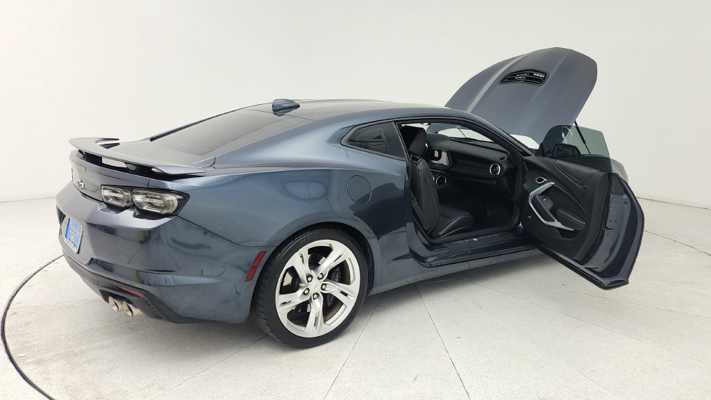 Used 2021 Chevrolet Camaro SS RWD image 12