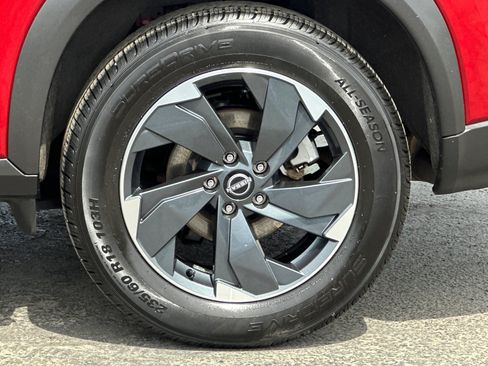 Used 2025 Nissan Rogue SV AWD/4WD image 24