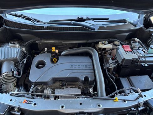 Used 2025 Chevrolet Equinox LT FWD image 33