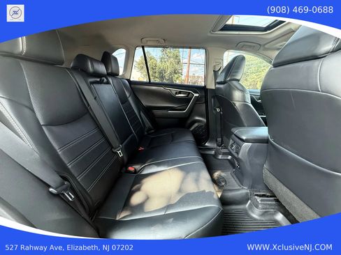 Used 2019 Toyota RAV4 Limited image 23