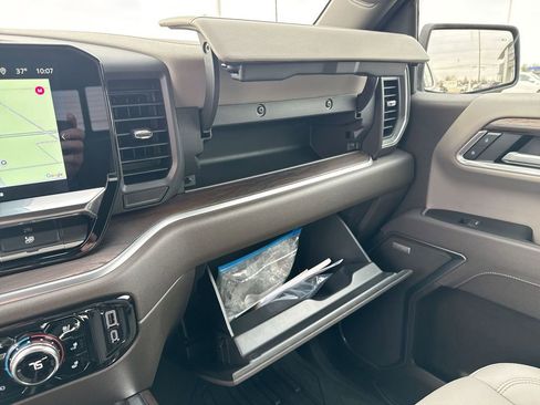 Used 2025 GMC Sierra 1500 SLT w/ SLT Premium Plus Package image 43