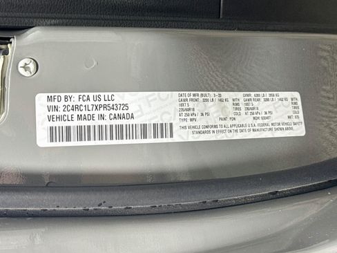 Used 2023 Chrysler Pacifica Touring-L w/ S Appearance Package FWD image 29
