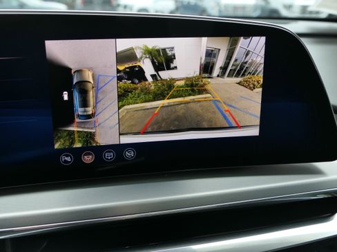 Certified 2024 Cadillac Lyriq Sport image 21