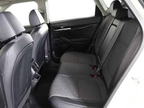 Certified 2025 Kia Seltos S image 32