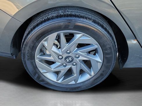 Certified 2024 Hyundai Elantra SEL image 5