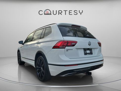 Used 2021 Volkswagen Tiguan SE R-Line image 2