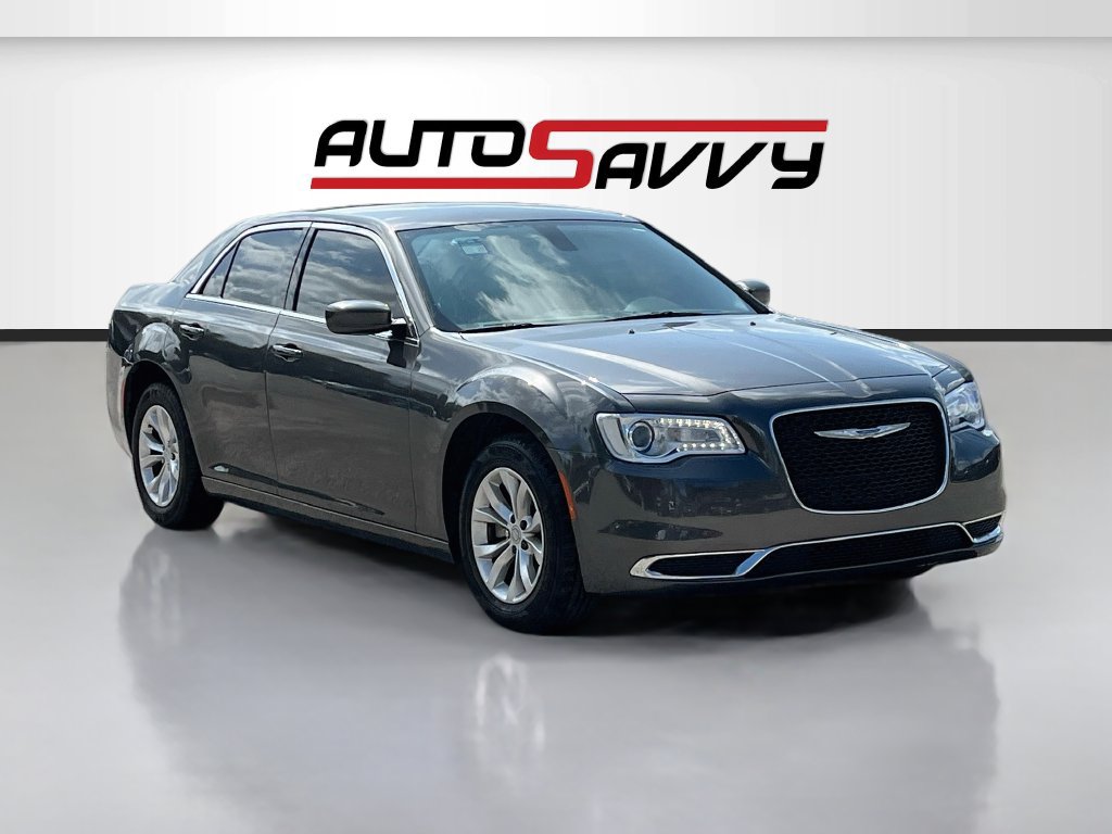 Used 2023 Chrysler 300 Touring RWD image 1