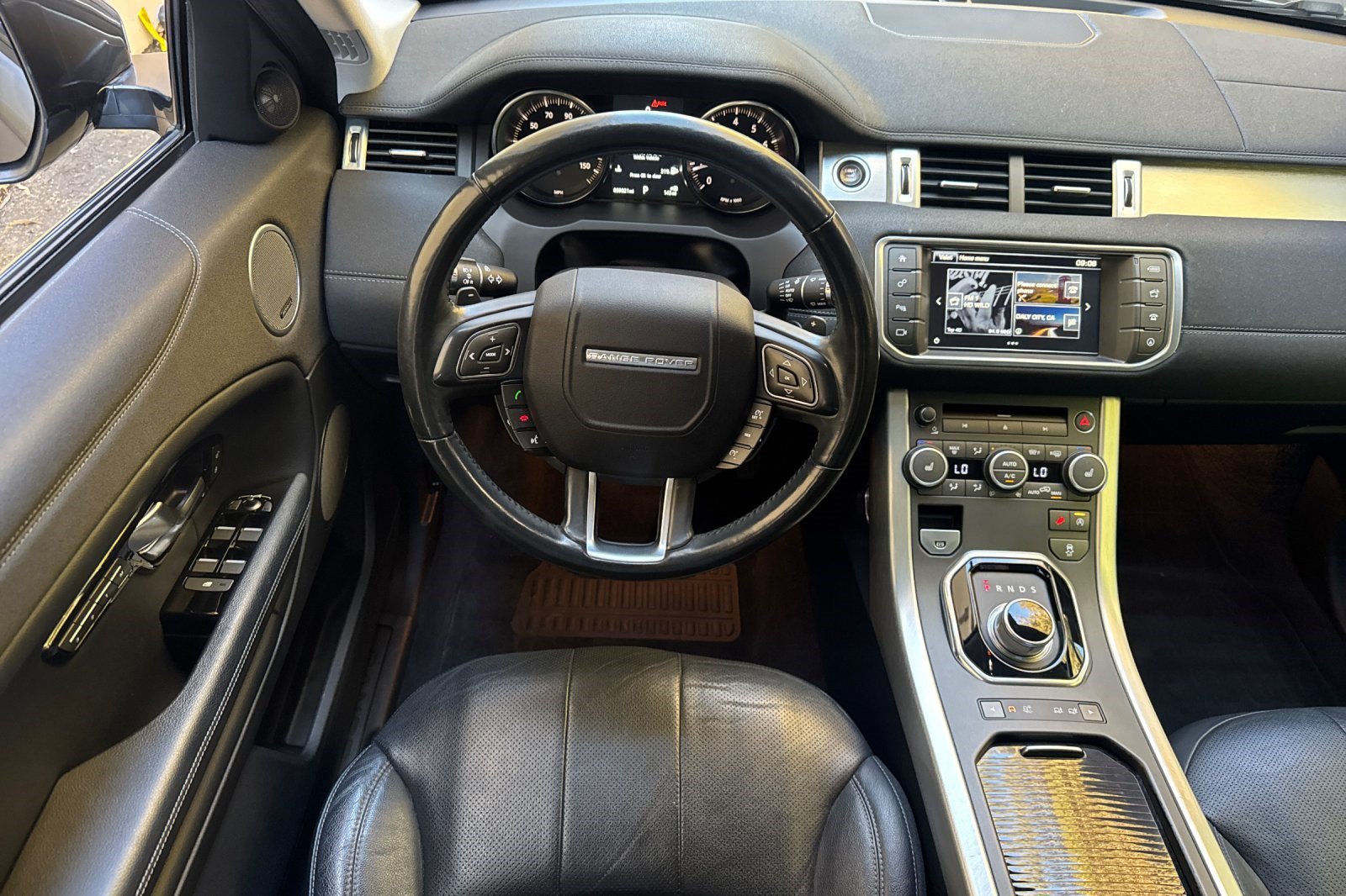 Used 2016 Land Rover Range Rover Evoque SE Premium AWD/4WD image 4