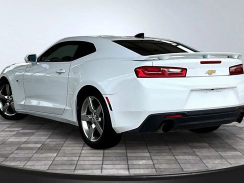 Used 2018 Chevrolet Camaro LT RWD image 4