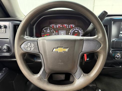 Used 2018 Chevrolet Silverado 1500 Custom w/ Custom Value Package AWD/4WD image 19